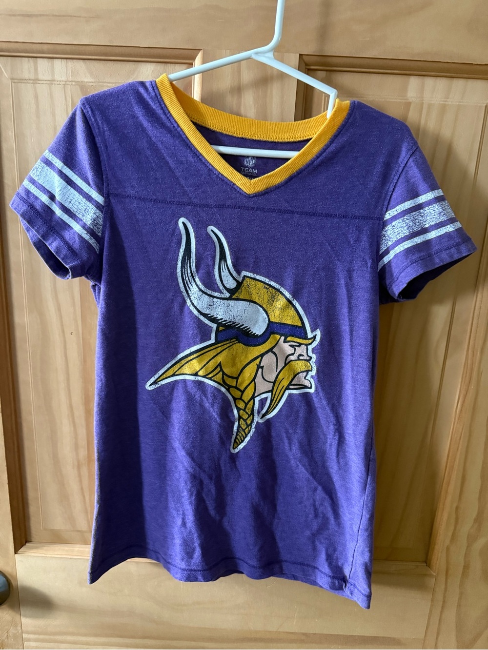 Girls Size Large (10/12) Minnesota Vikings T-Shirt. See Pictures For Wear On Sle